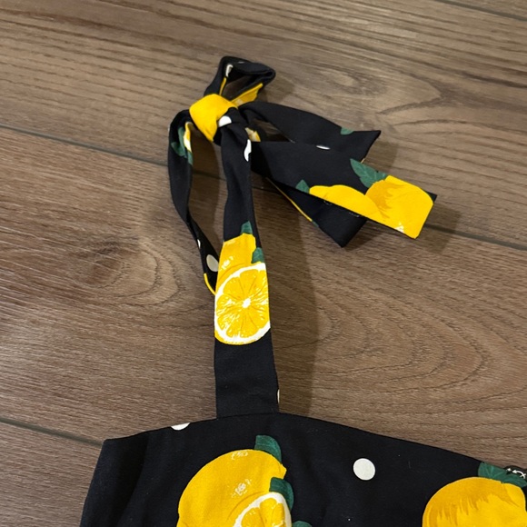 Collectif Black Crop Top with Lemon Print - Picture 4 of 7